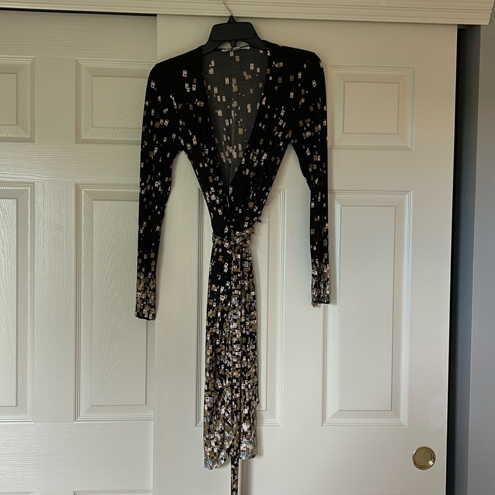 Maggy London wrap dress size 4